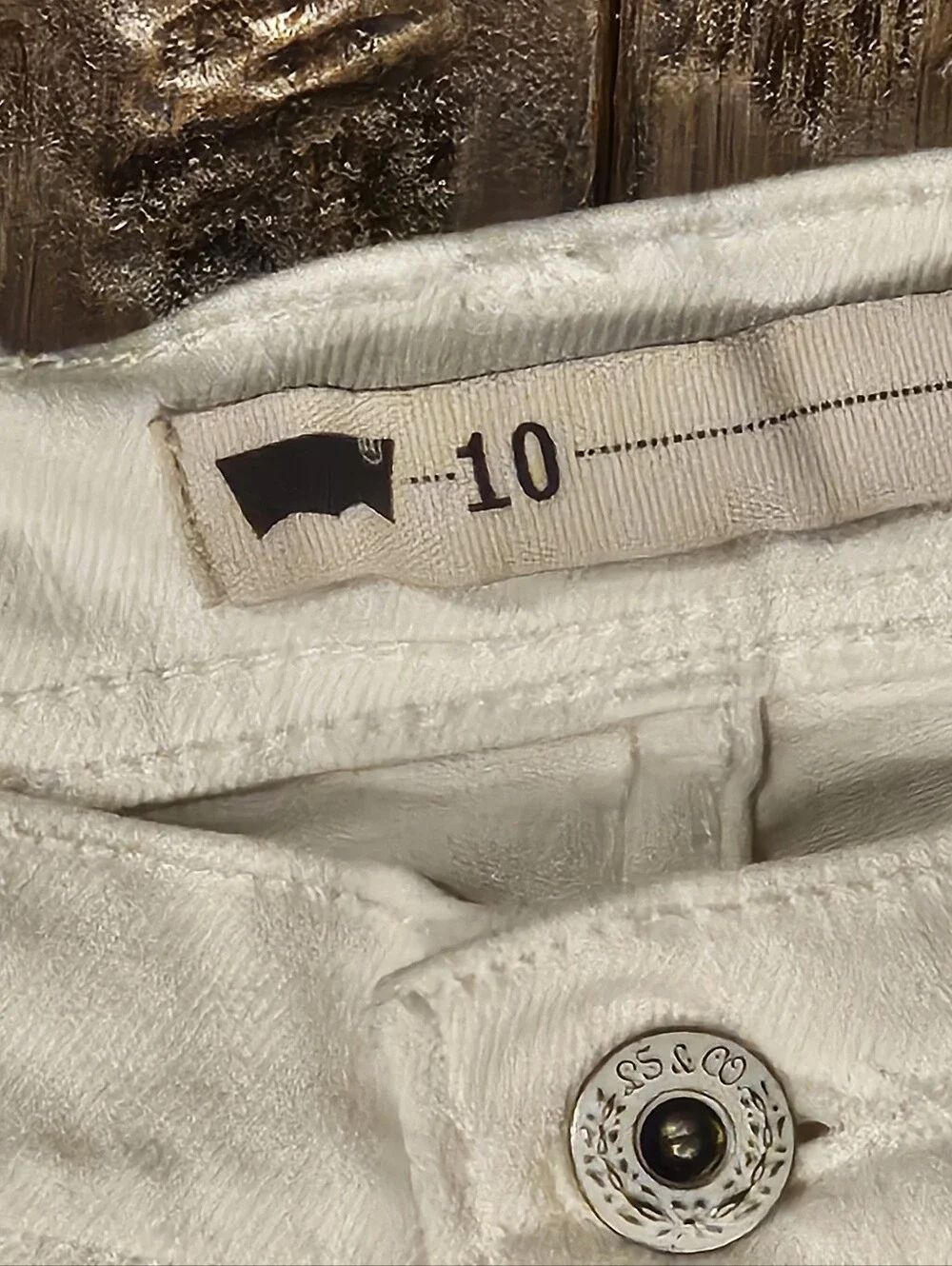 Levi's Classic Women's Bermuda Jean Shorts, White - Size 10